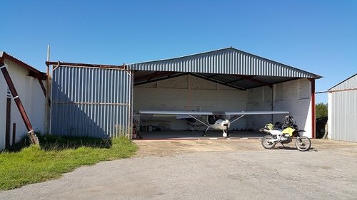 Hanger 1.jpg