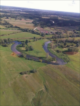 Rivier in Warsaw vanuit Xenon.jpg