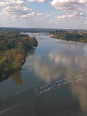 laag op rivier.jpg