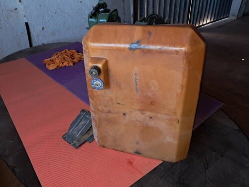 Fuel tank bottom.jpg